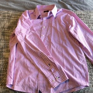 Men’s untuckit dress shirt